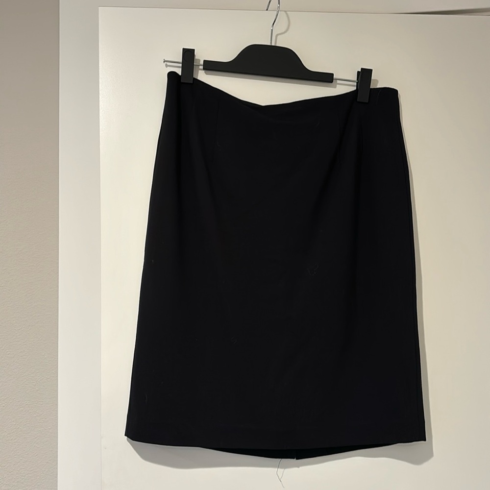 Elegant Black Women's Skirt
